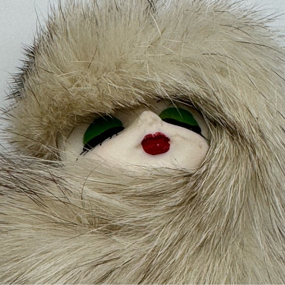 Vintage Art Deco Style Portrait Painted PorcelainLady Face Mink Fur Brooch Pin - Picture 2 of 10